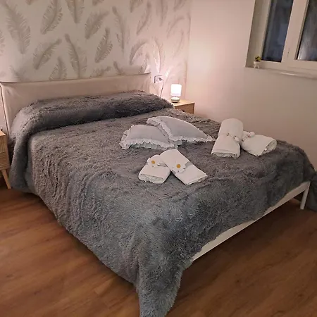Veronica' S House-2
